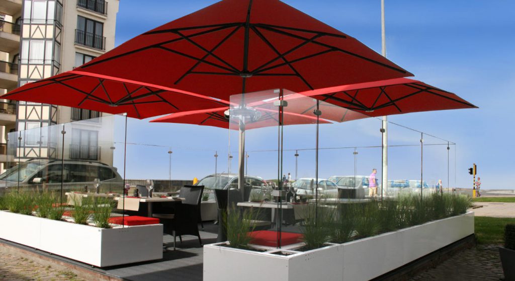 Ecran pare-vent autour d'une terrasse